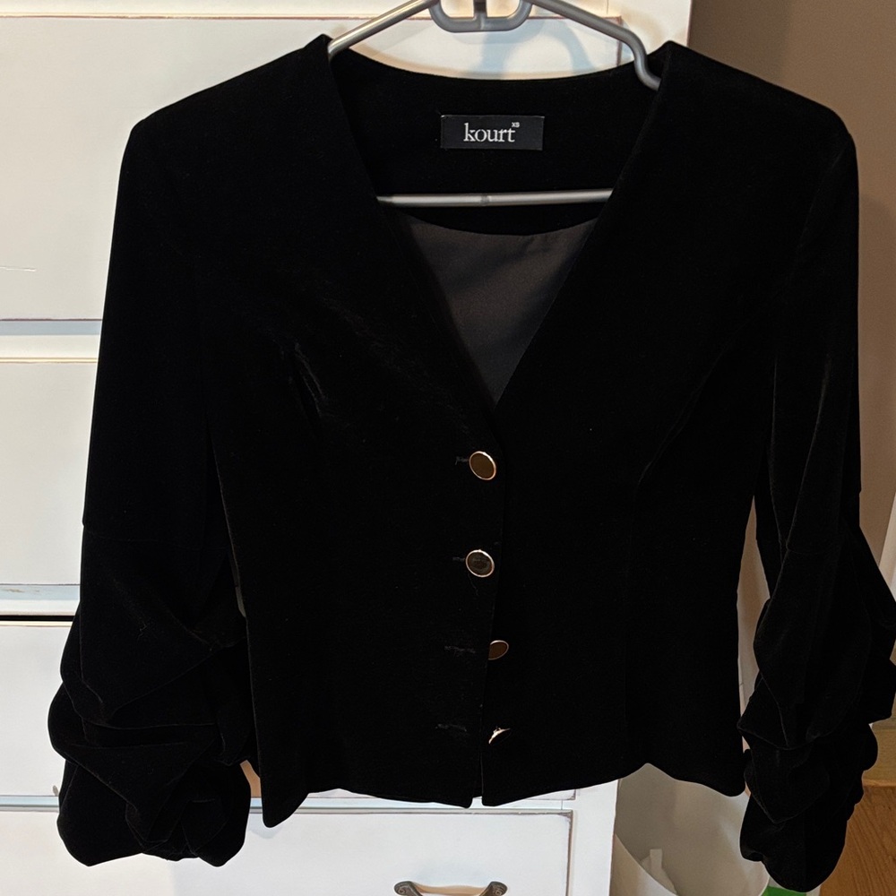 Kourt Velvet Top